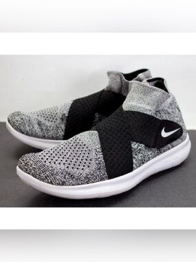 Nike Free RN Motion Womens US 8 Flyknit Running Shoes Oreo Black Gray 880846-001